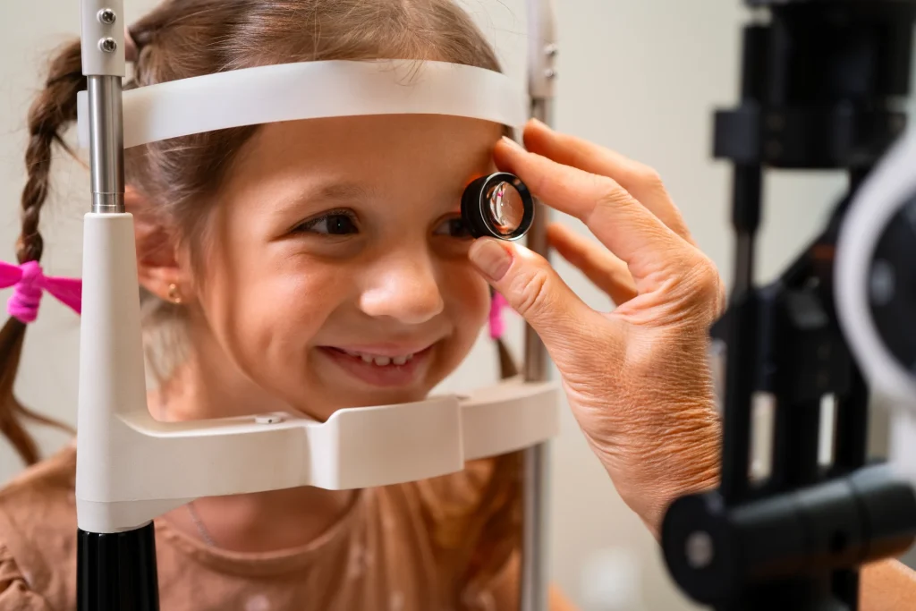 Paciente Niños Oftalomogo Oftalmologia-Oficina-Doctor-Diagnóstico-Checkeo
